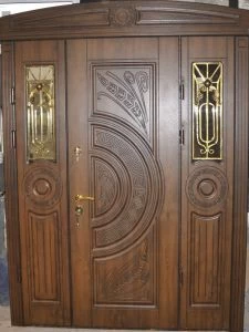 Дверь с кованными элементами DZ622